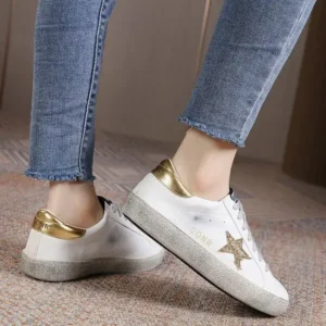 Demoshoes Women Fashion Casual Plus Size Star Round Toe Sneakers