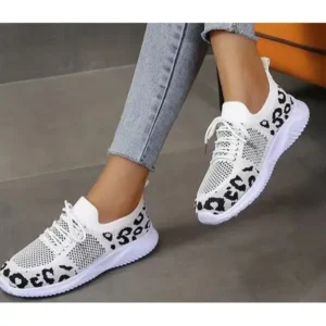 Demoshoes Women Fashion Plus Size Spotted Mesh Breathable Round Toe Sneakers